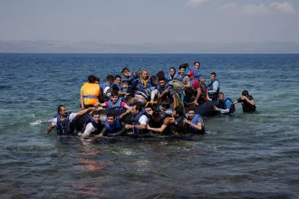 V Egejskom mori zahynulo 12 migrantov, čln sa zrazil s pobrežnou strážou