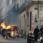 Vo Francúzsku rastie napätie. Tisíce študentov protestujú, polícia hlási stovky zranených
