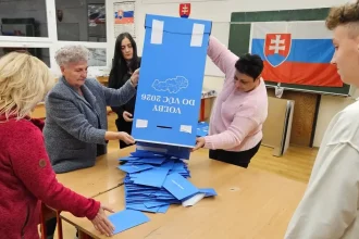 Z volieb sa nedajú robiť politické závery, vraví premiér. Prezident poďakoval za účasť