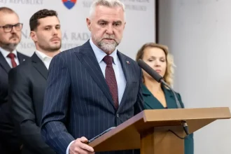 Za stabilitu v koalícii by som ruku do ohňa nedal, priznáva Tibor Gašpar